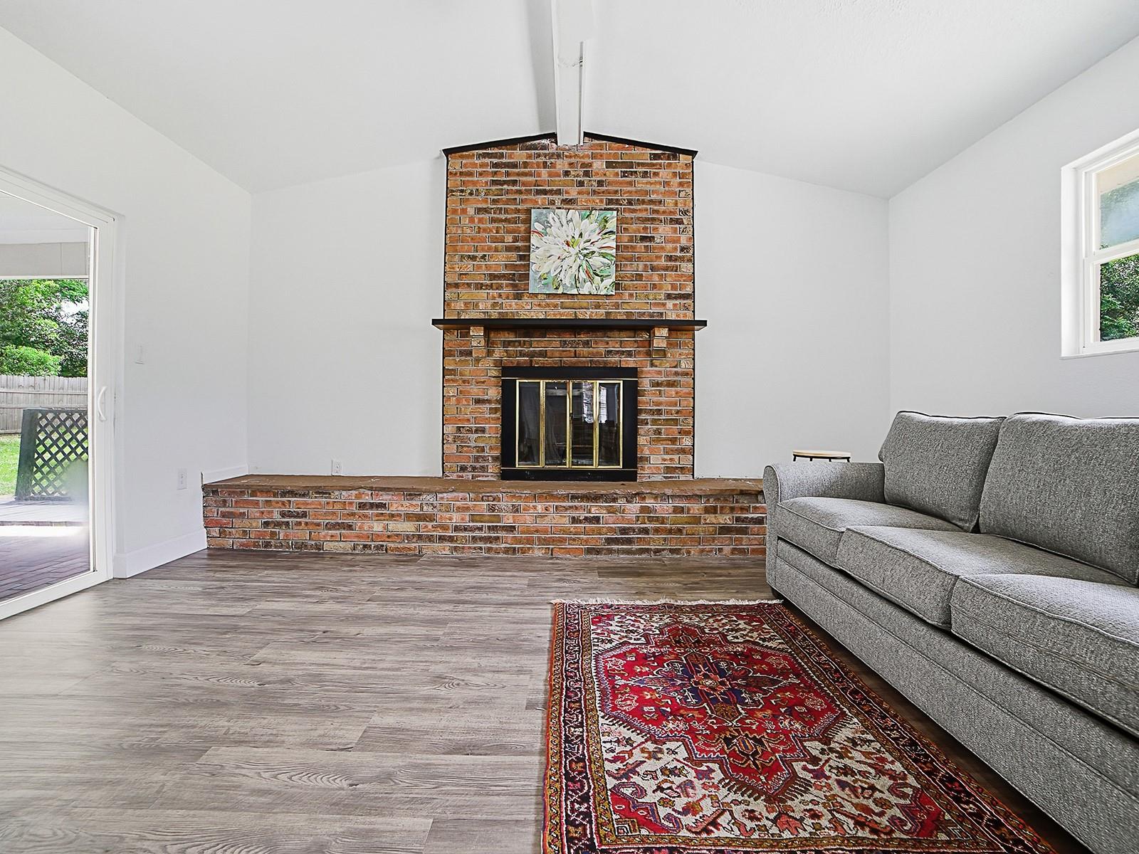 Listing photo id 25 for 9074 Golfview Drive