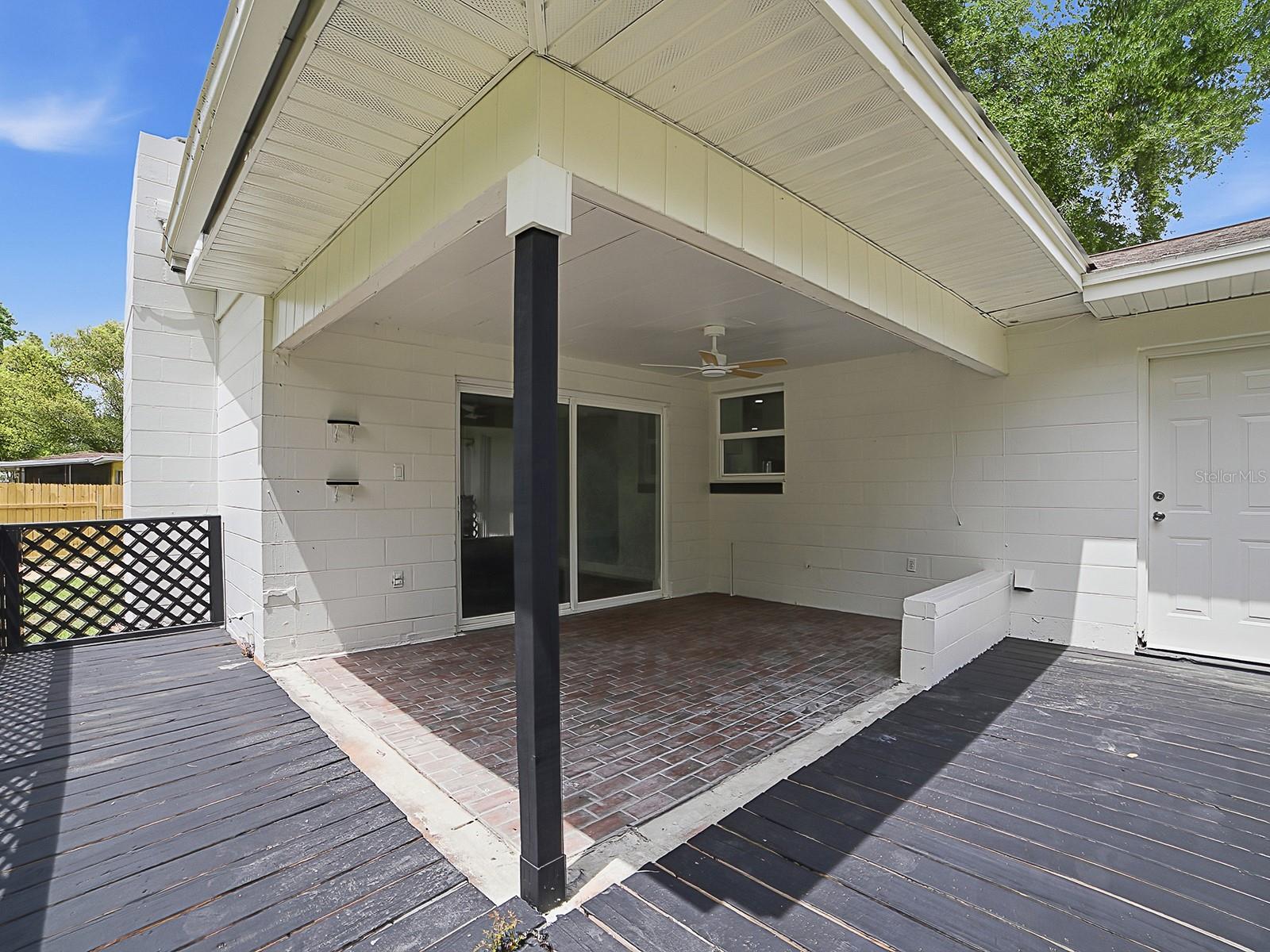 Listing photo id 33 for 9074 Golfview Drive