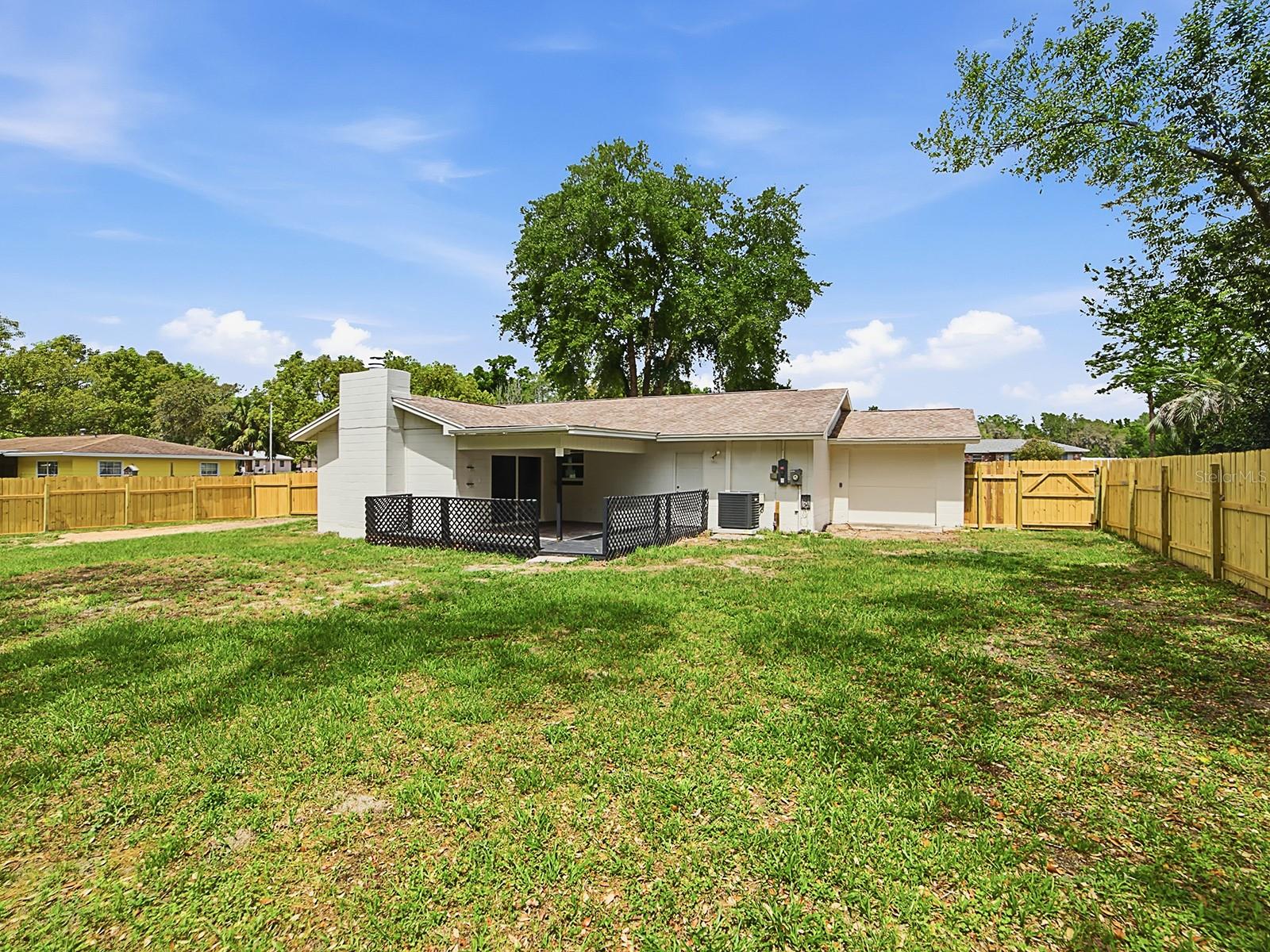 Listing photo id 34 for 9074 Golfview Drive