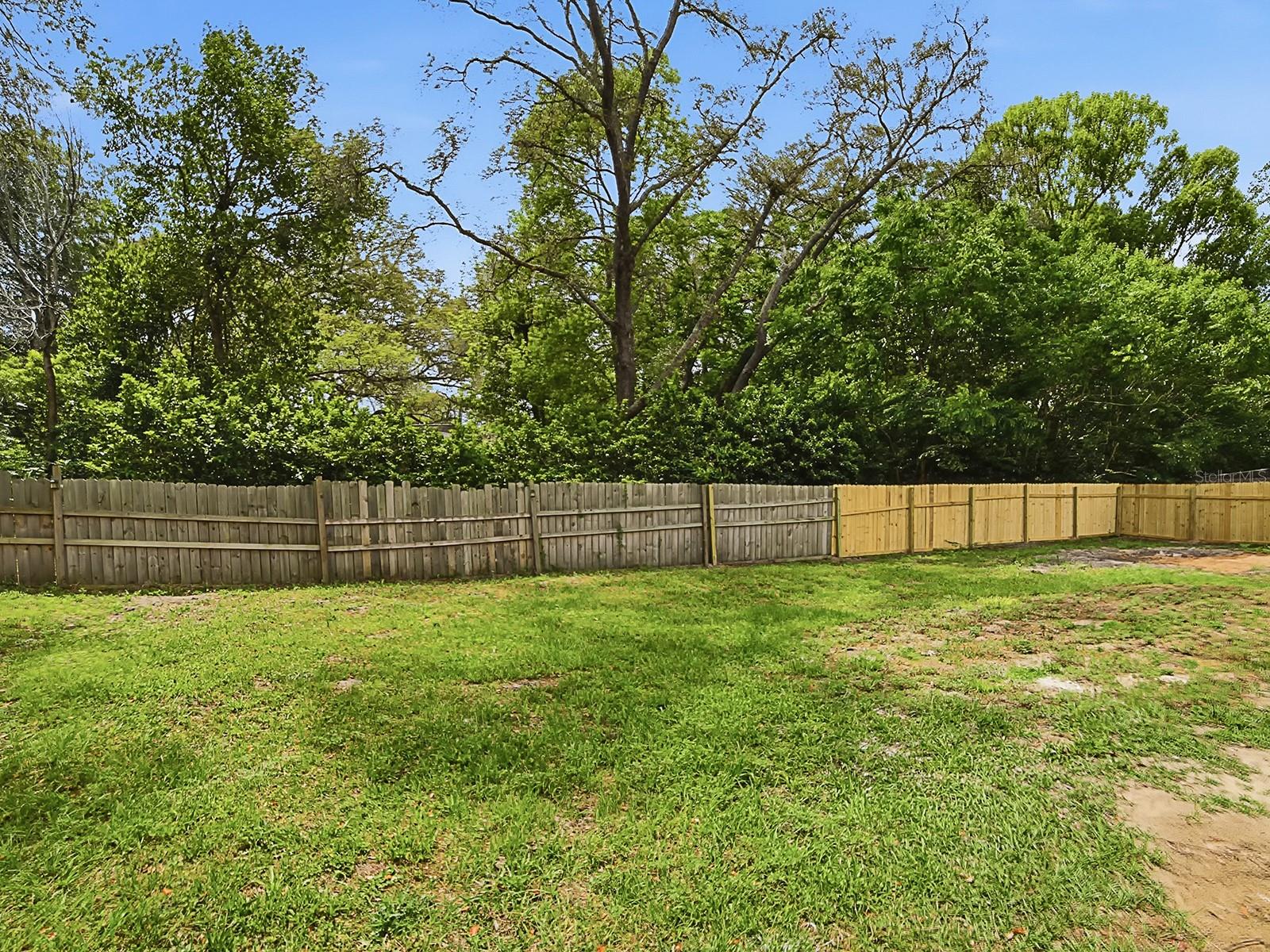 Listing photo id 37 for 9074 Golfview Drive