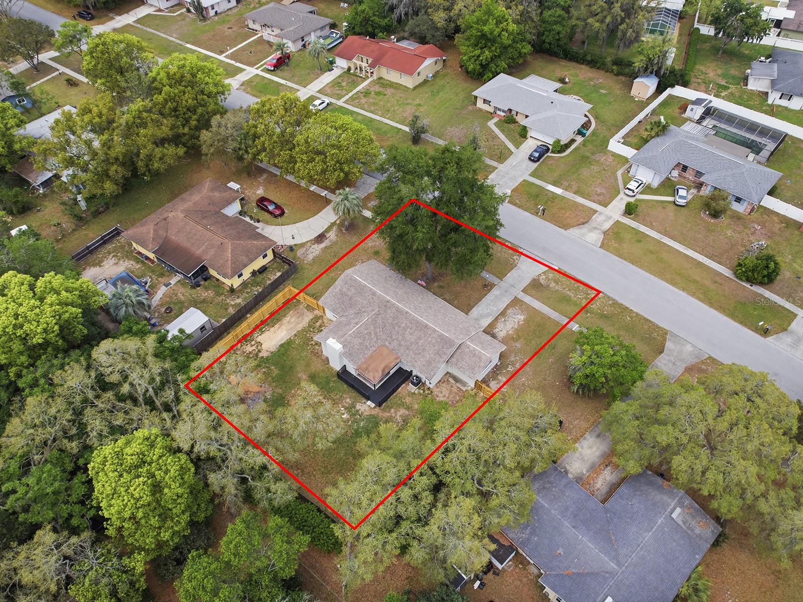 Listing photo id 39 for 9074 Golfview Drive