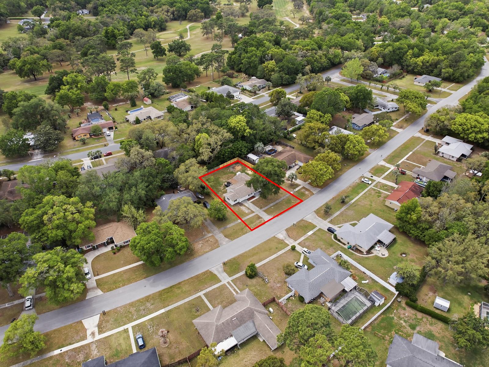 Listing photo id 42 for 9074 Golfview Drive