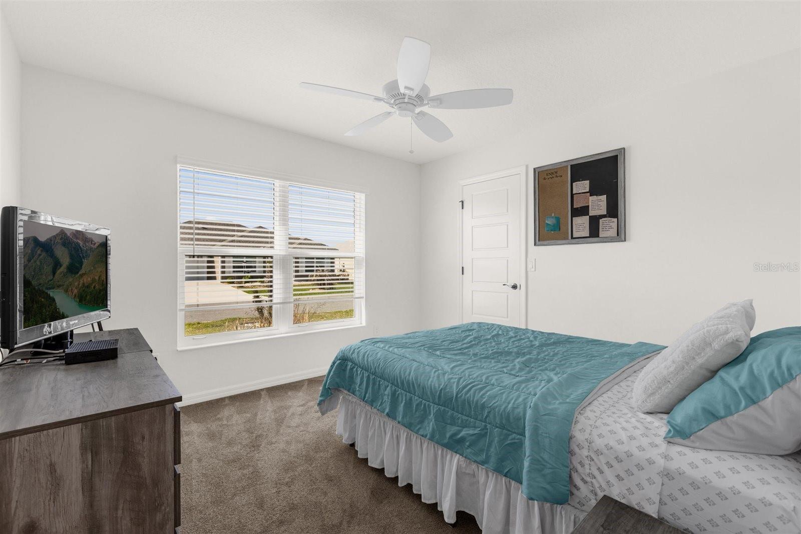 Image 13 of 39 For 2895 Osborne Street