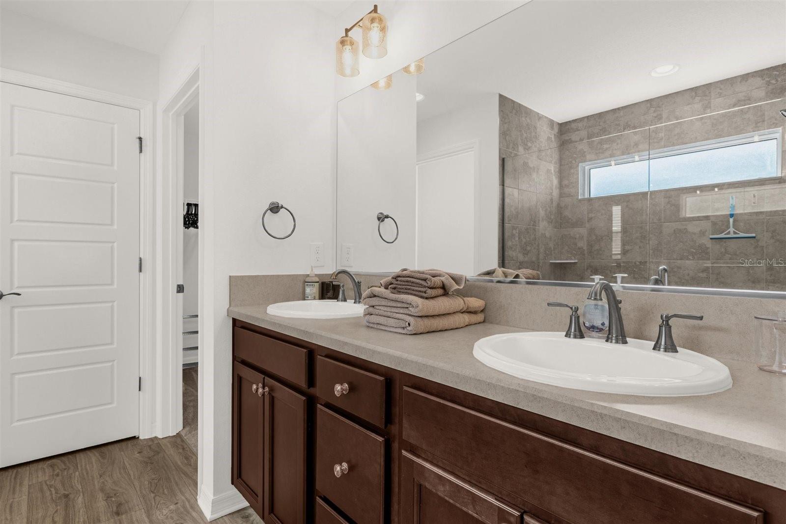 Image 21 of 39 For 2895 Osborne Street