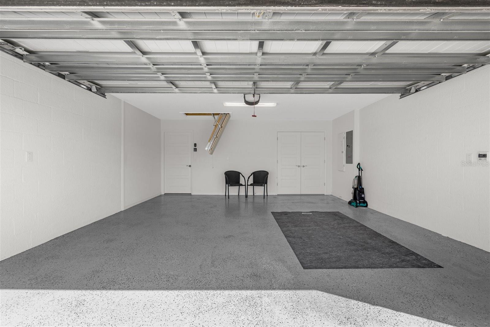 Image 24 of 39 For 2895 Osborne Street