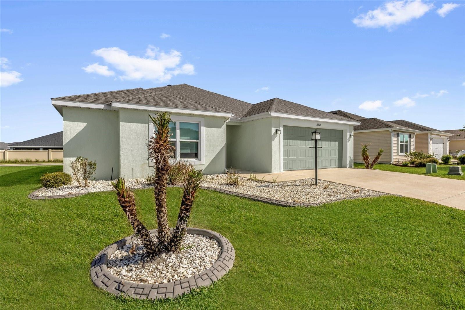 Image 3 of 39 For 2895 Osborne Street