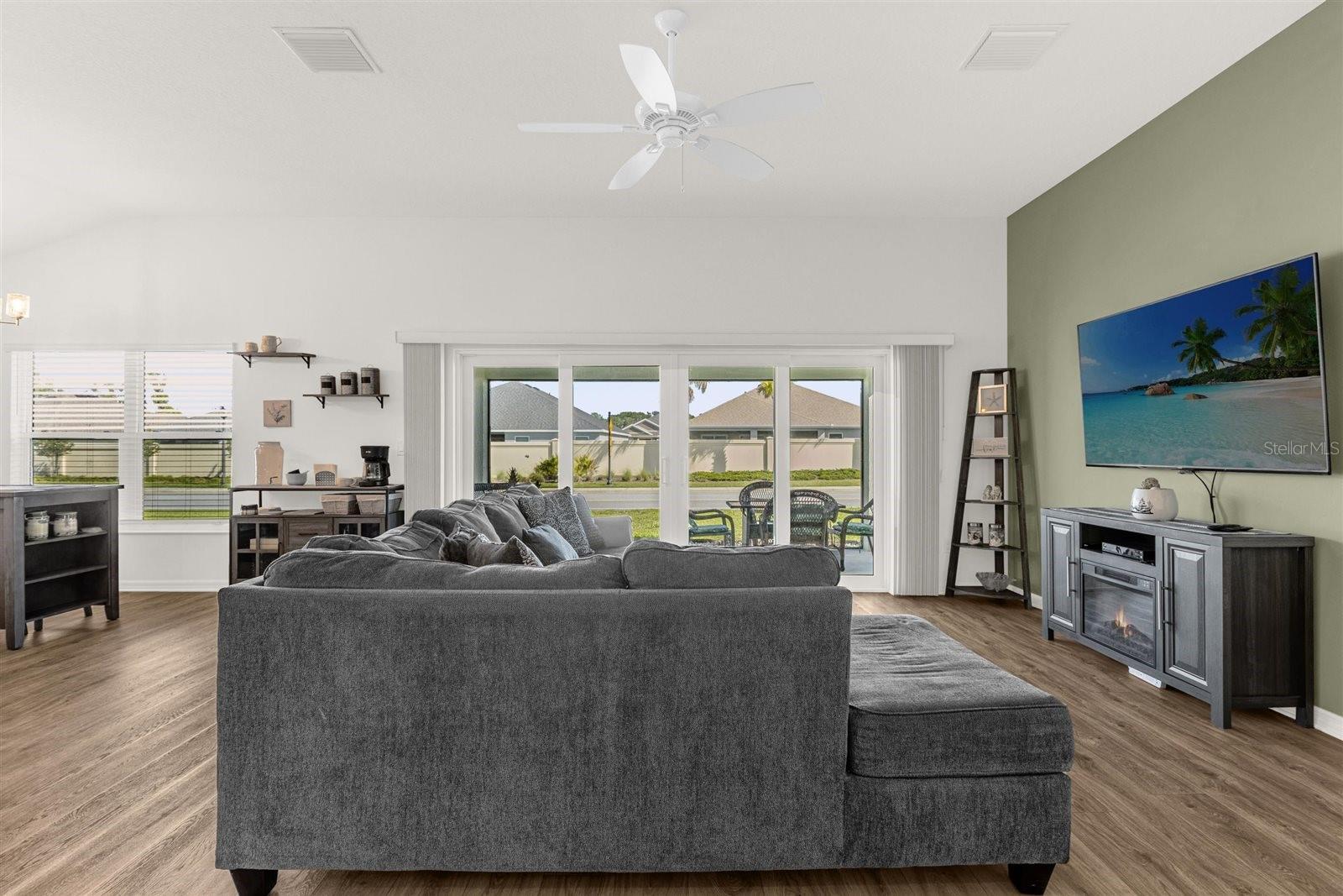 Image 5 of 39 For 2895 Osborne Street