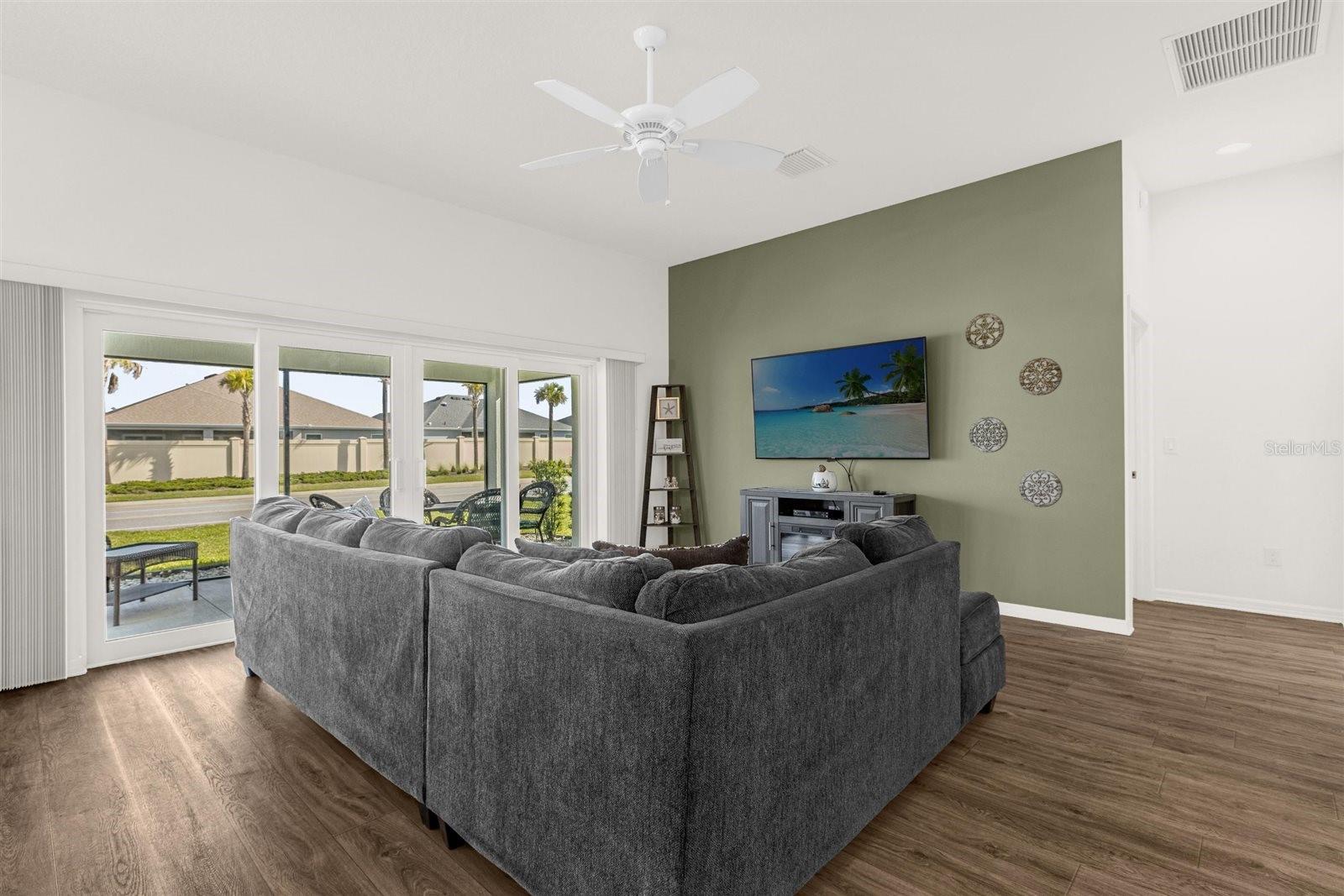 Image 6 of 39 For 2895 Osborne Street