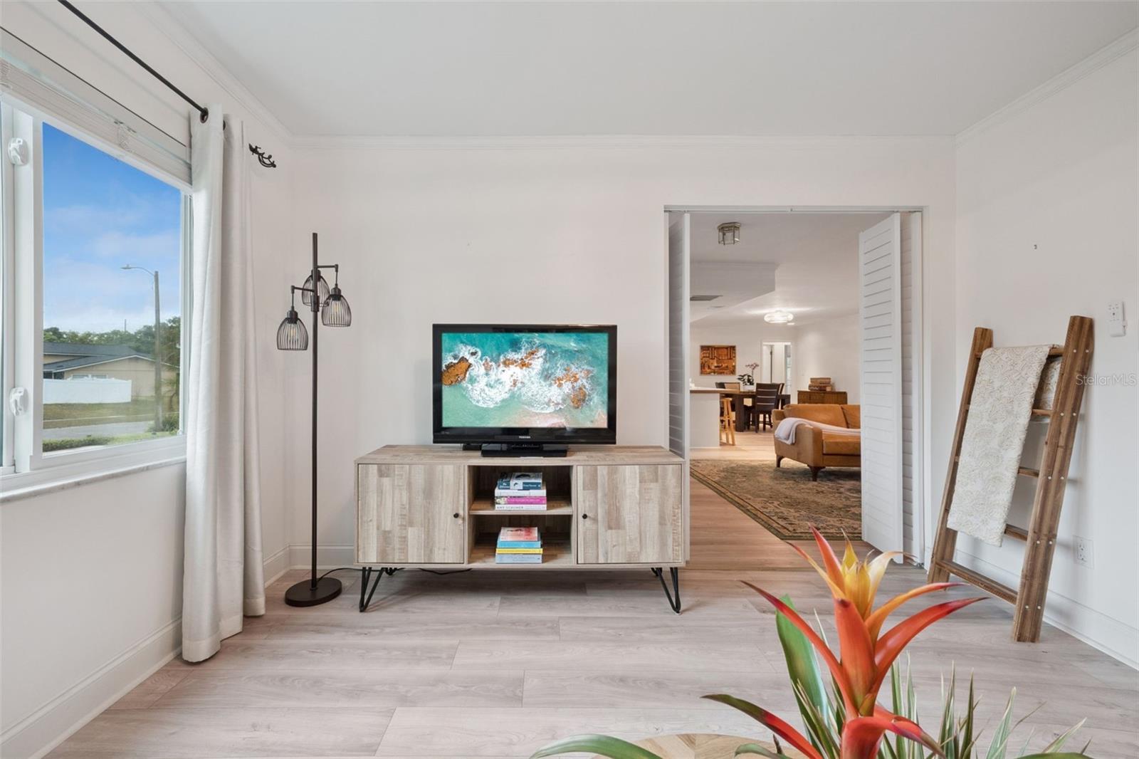 Image 15 of 46 For 425 Vandergrift Drive