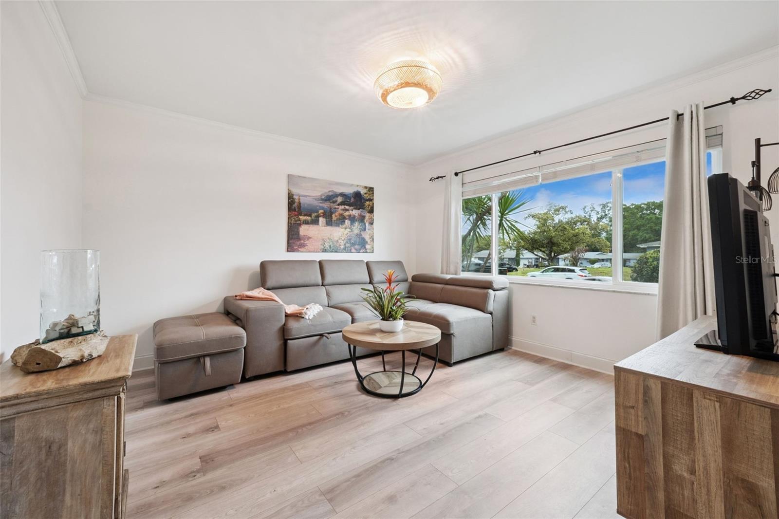 Image 16 of 46 For 425 Vandergrift Drive