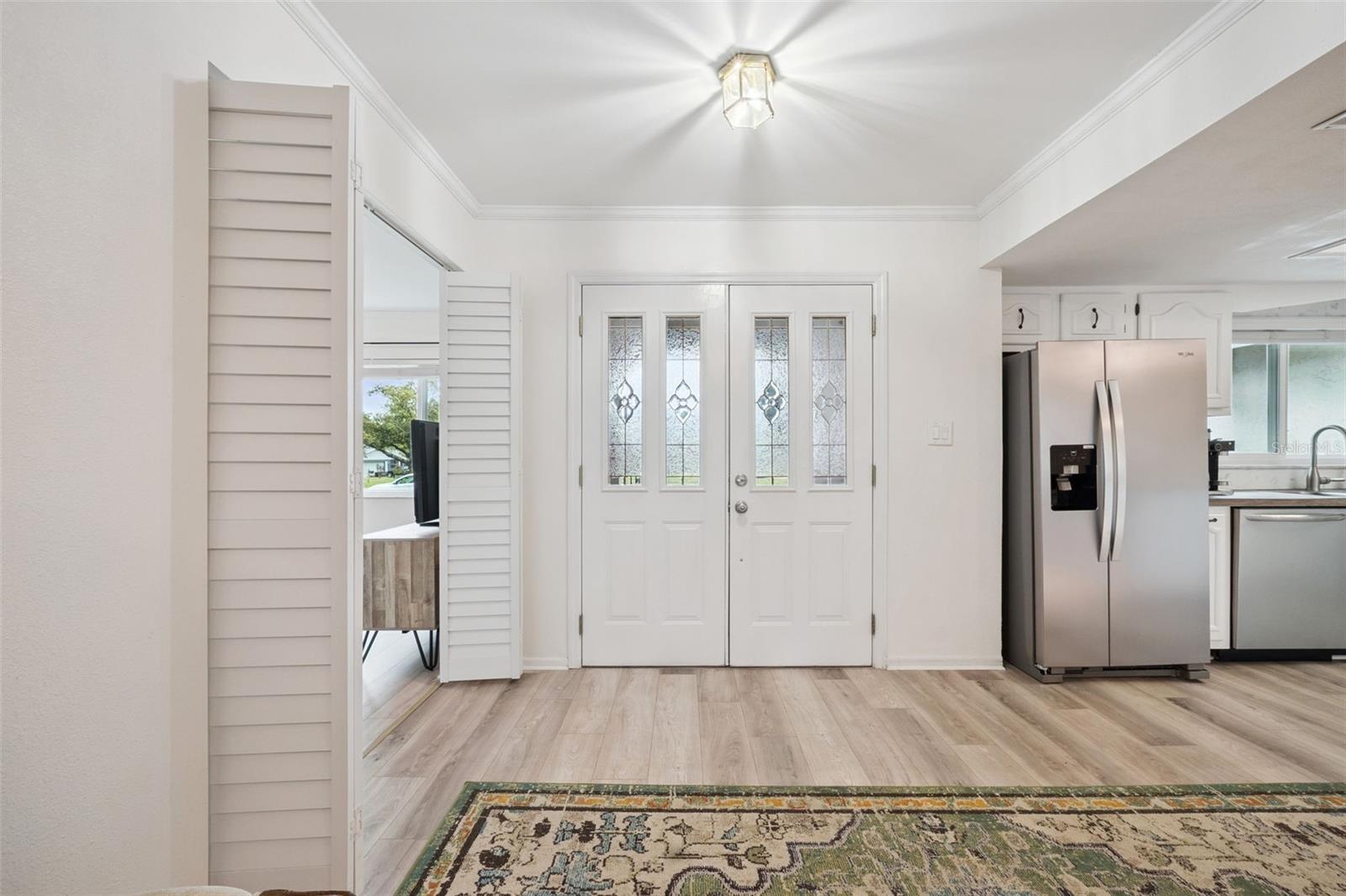 Image 2 of 46 For 425 Vandergrift Drive