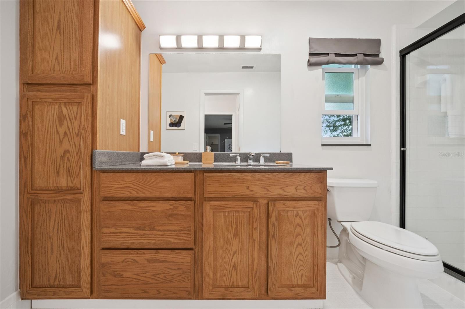 Image 23 of 46 For 425 Vandergrift Drive