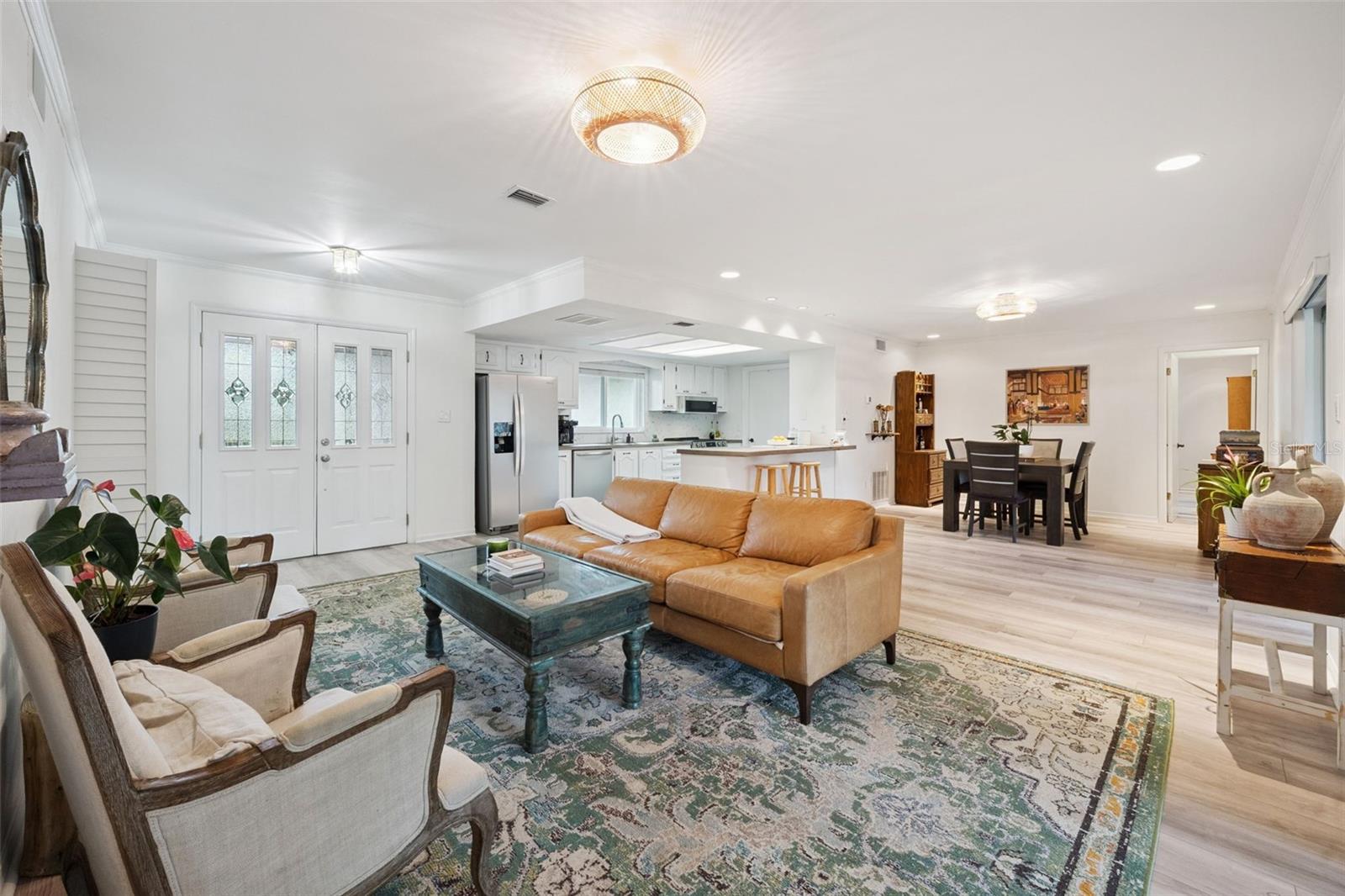 Image 3 of 46 For 425 Vandergrift Drive