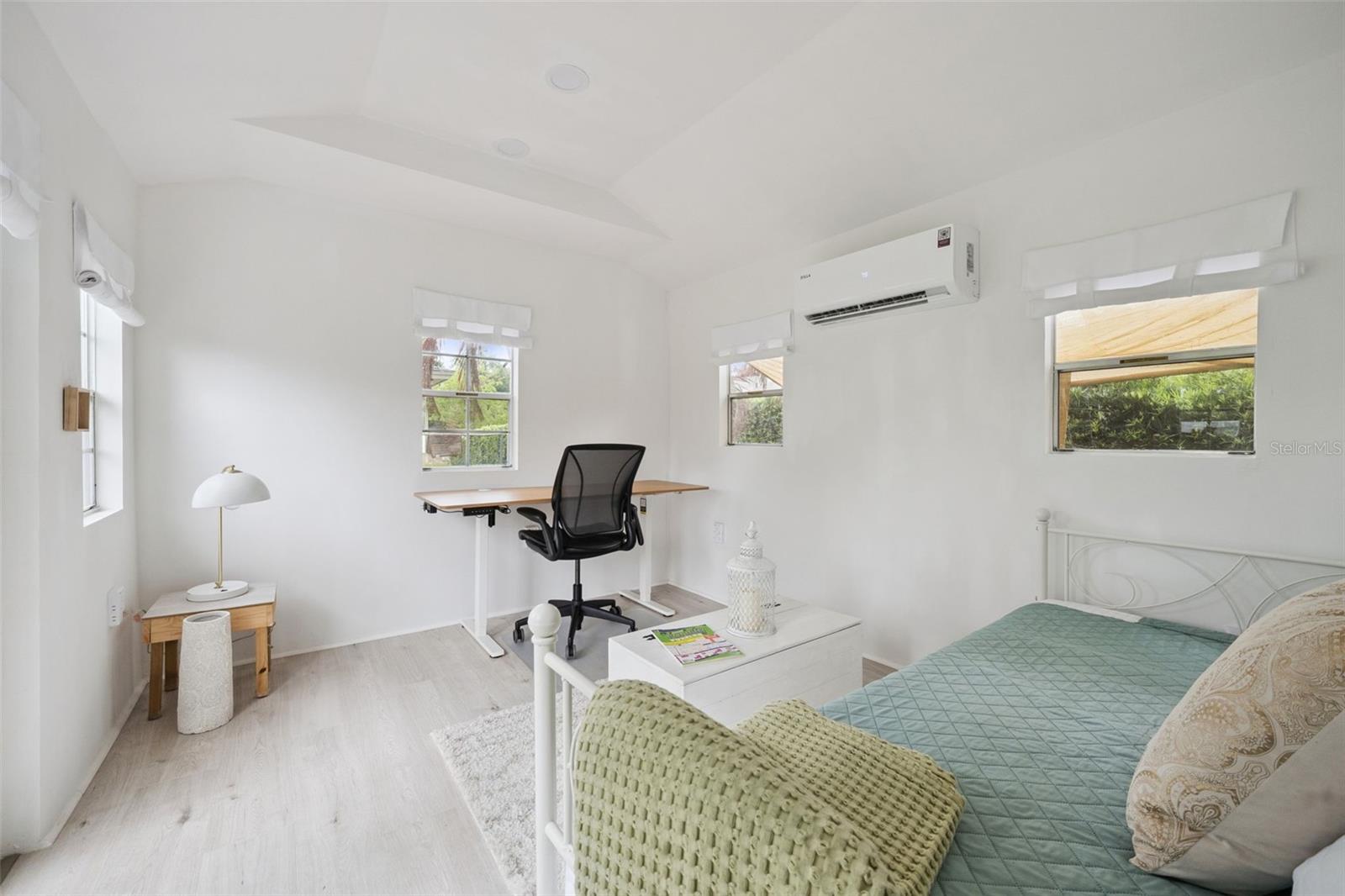 Image 30 of 46 For 425 Vandergrift Drive