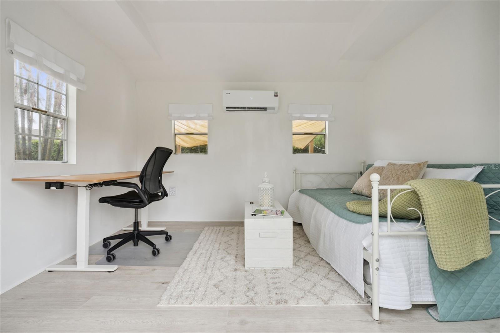 Image 31 of 46 For 425 Vandergrift Drive