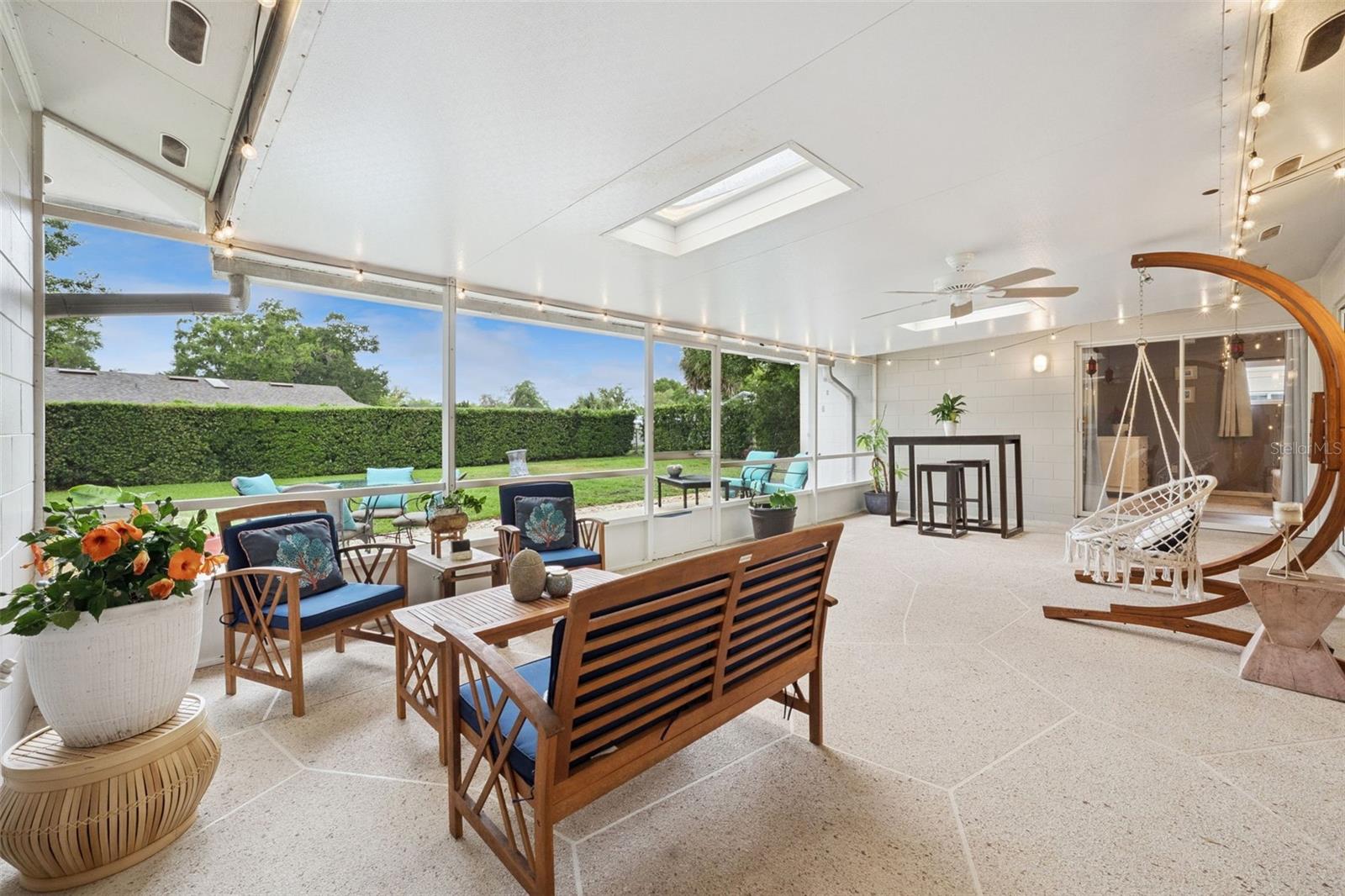 Image 33 of 46 For 425 Vandergrift Drive