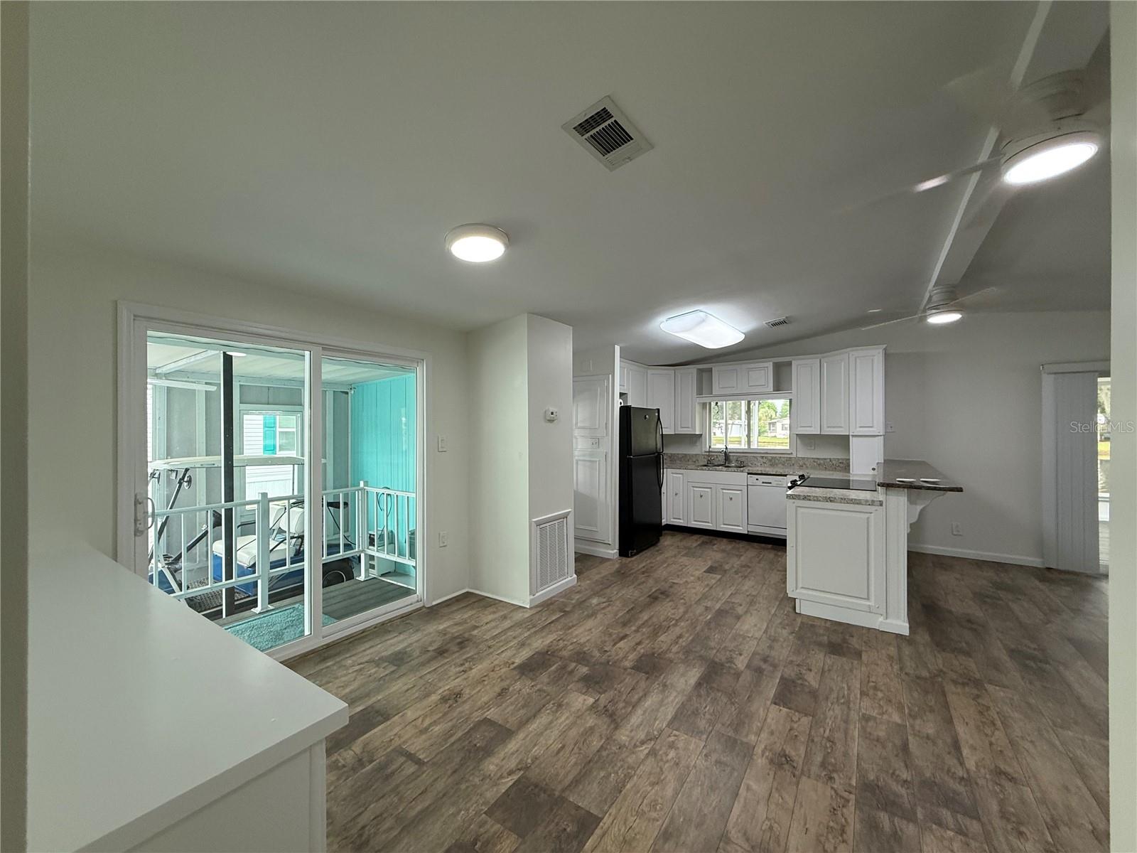 Image 10 of 46 For 8 Robin Road