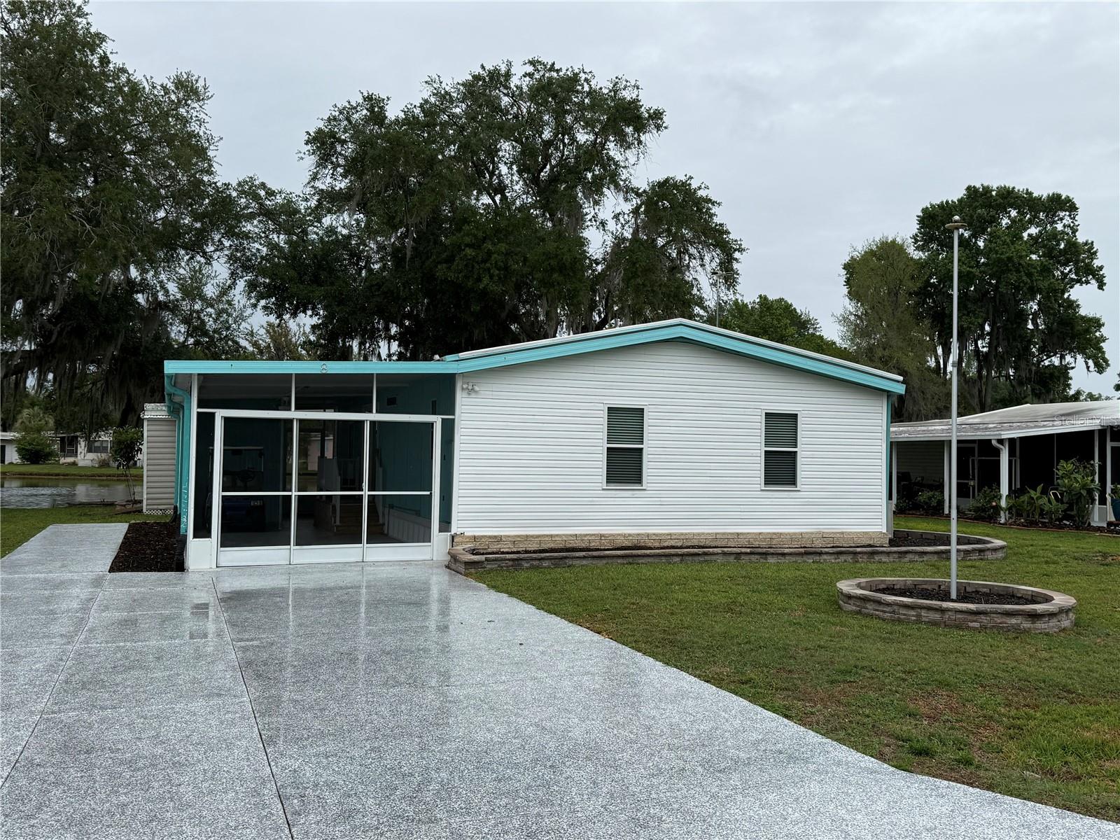 Image 2 of 46 For 8 Robin Road