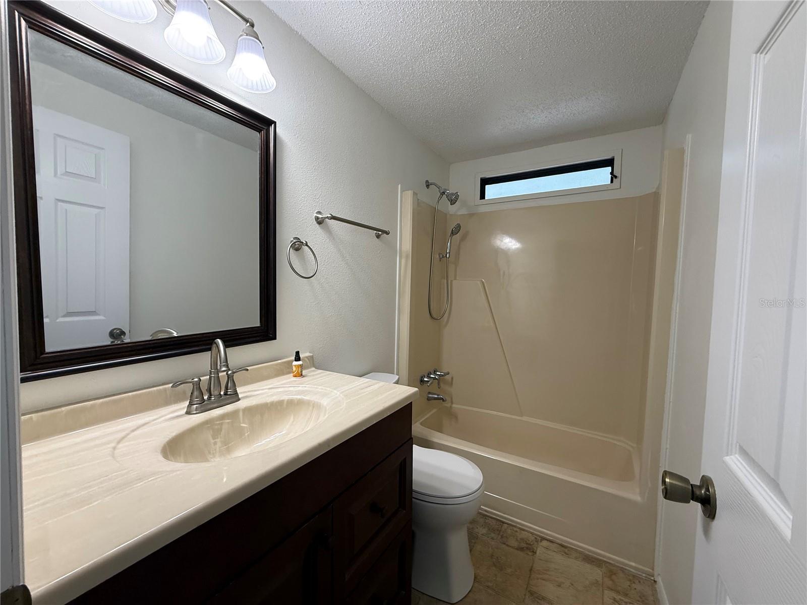 Image 20 of 46 For 8 Robin Road