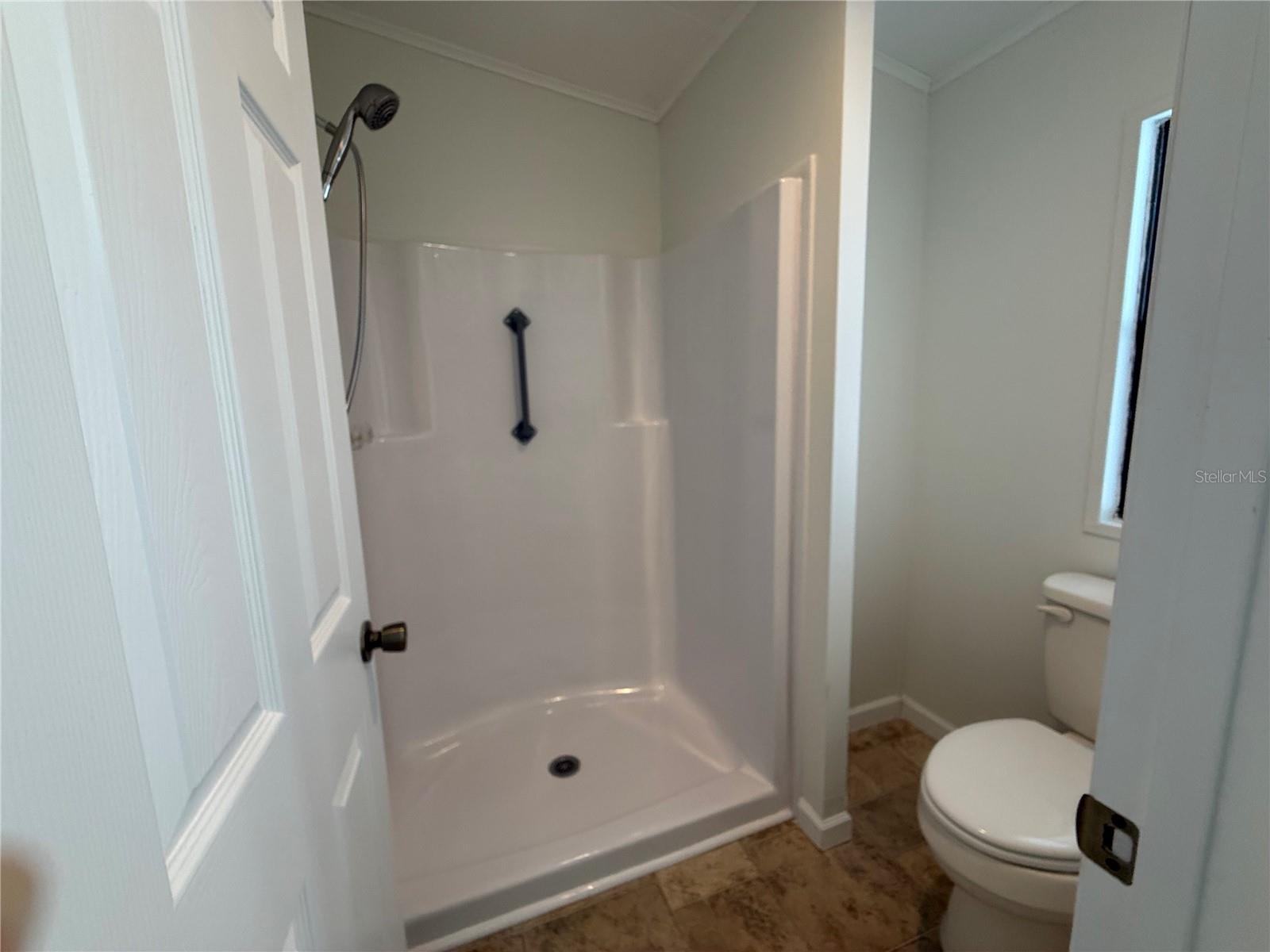 Image 25 of 46 For 8 Robin Road