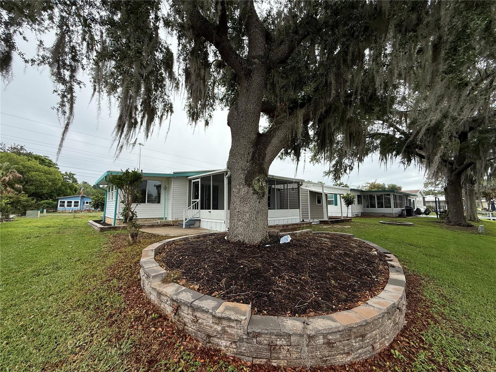 Image 32 of 46 For 8 Robin Road