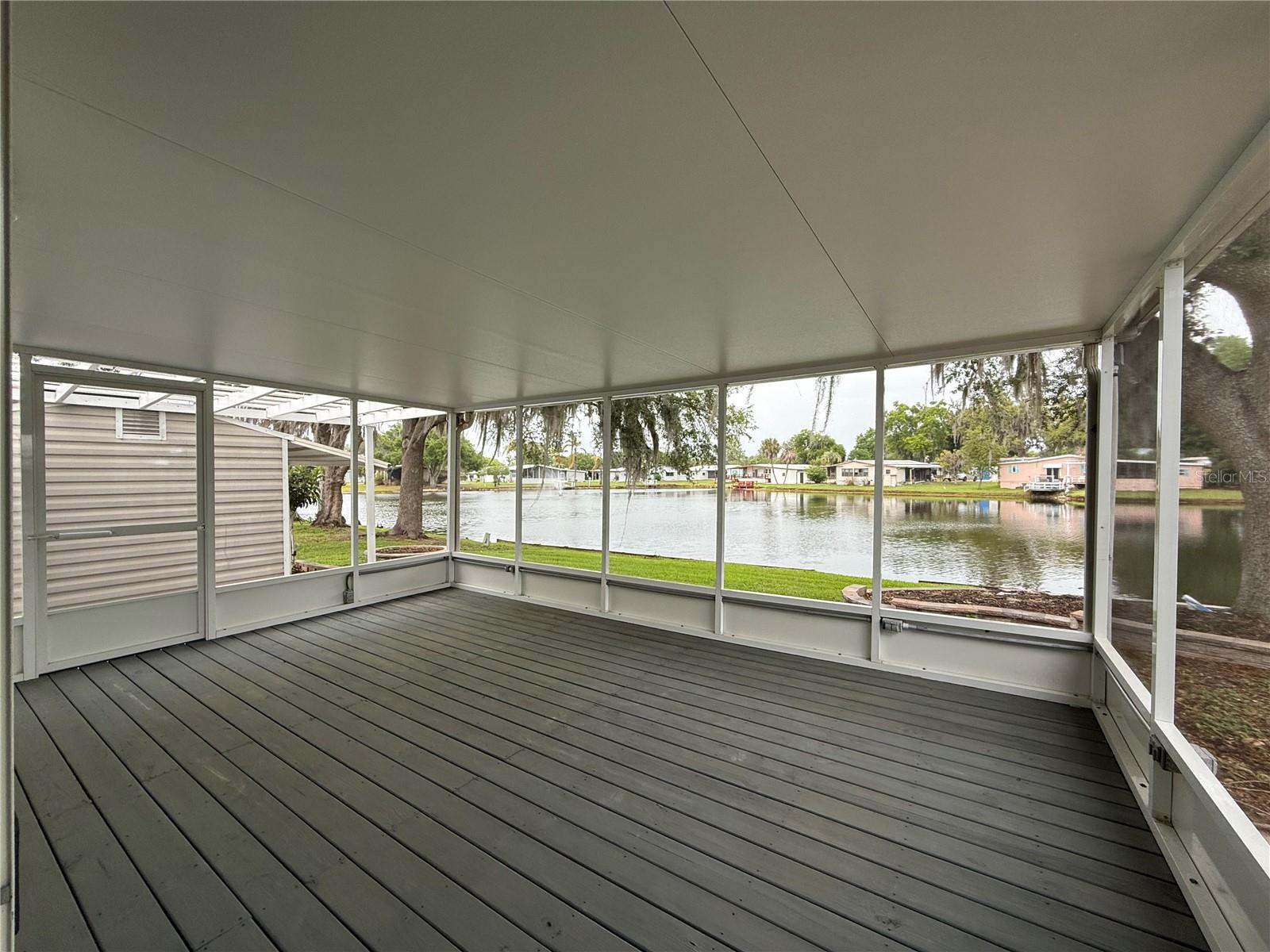 Image 44 of 46 For 8 Robin Road