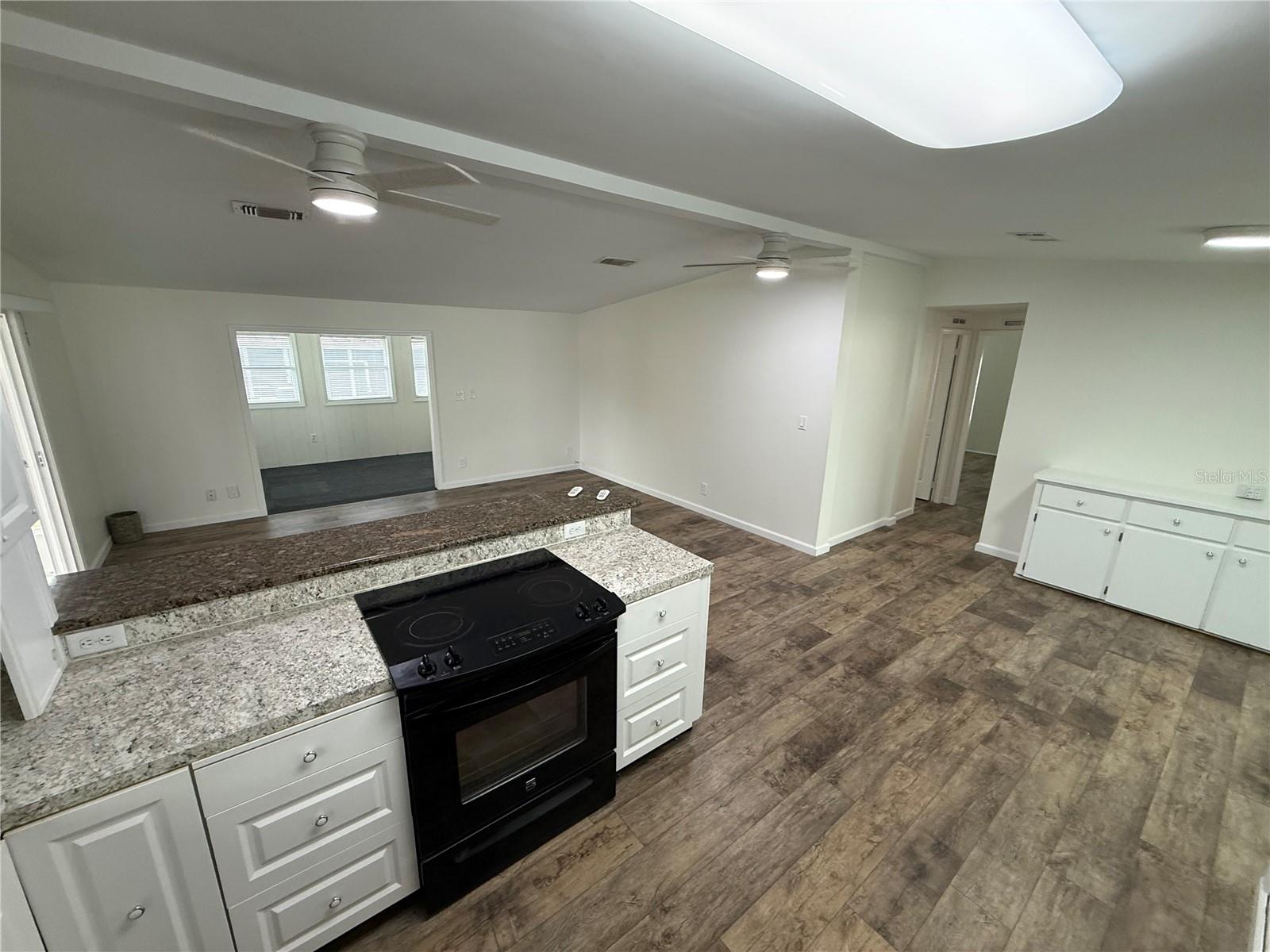 Image 6 of 46 For 8 Robin Road