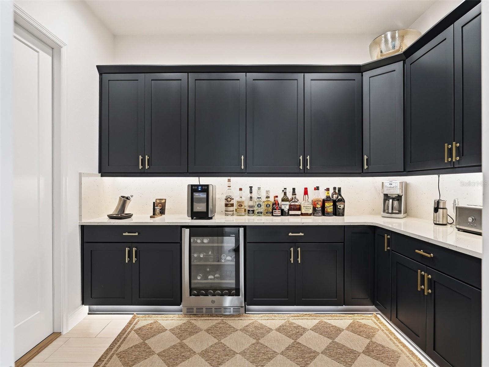 Image 42 of 91 For 7095 Jennings Court