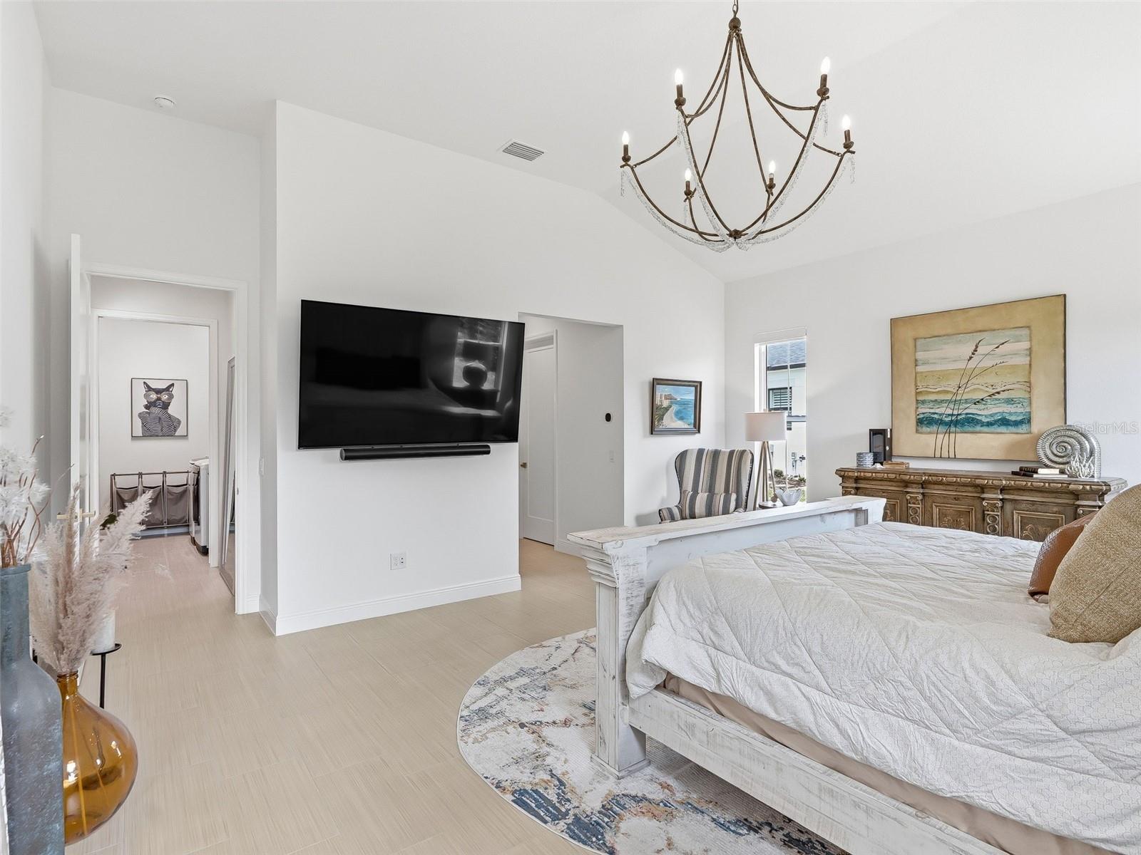 Image 46 of 91 For 7095 Jennings Court