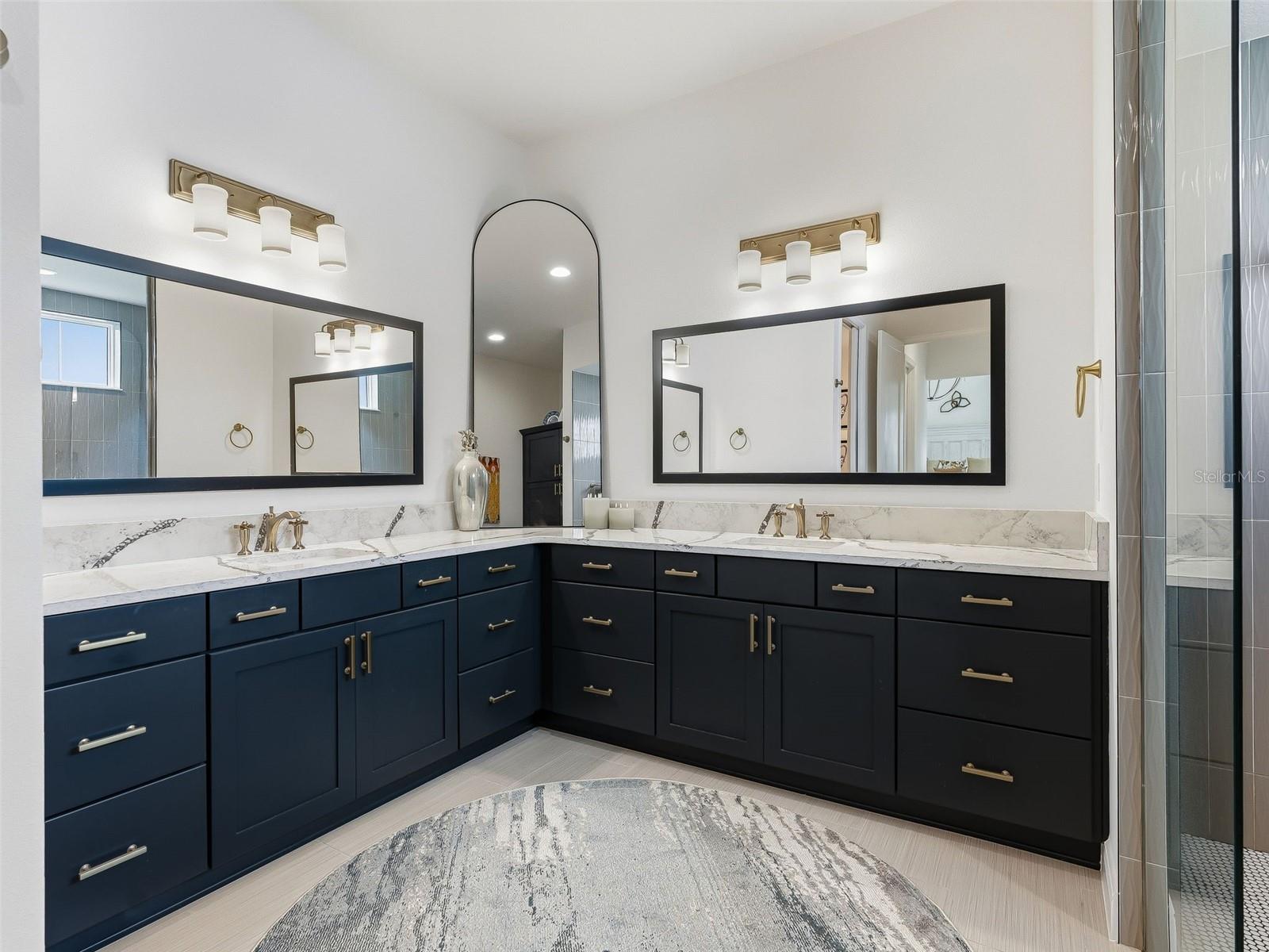 Image 49 of 91 For 7095 Jennings Court