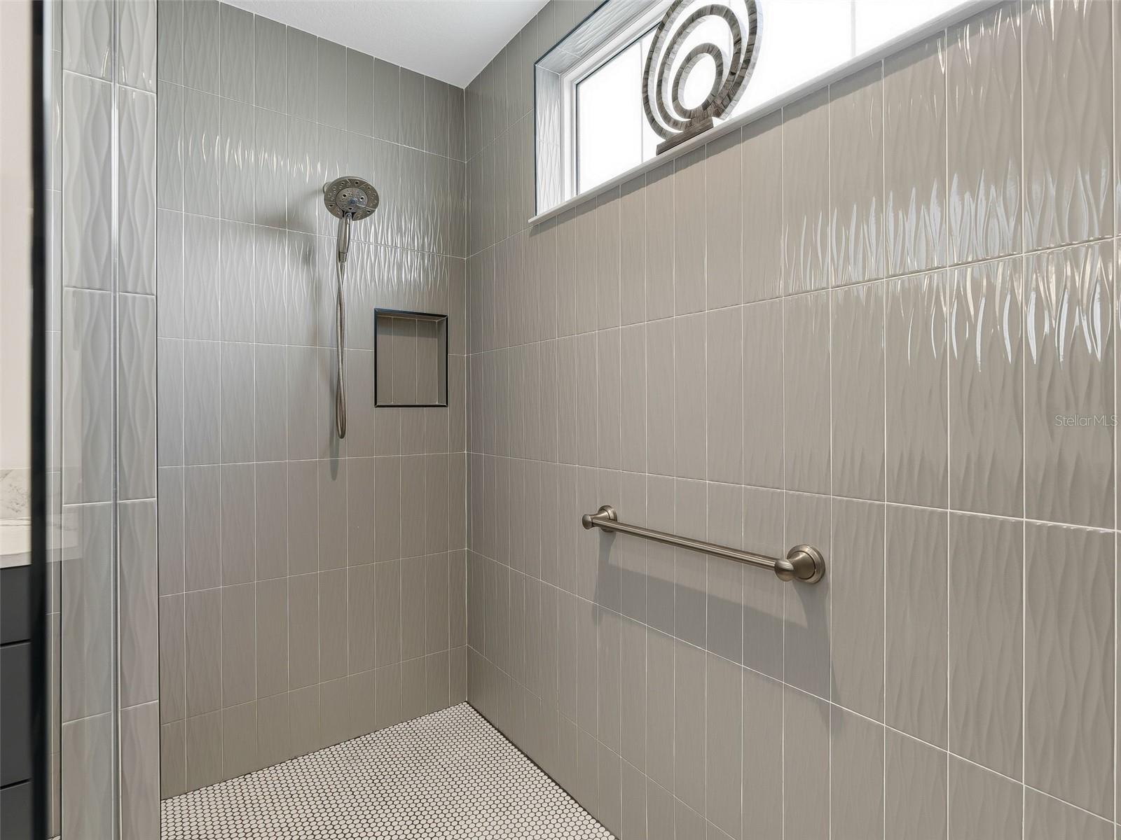 Image 51 of 91 For 7095 Jennings Court