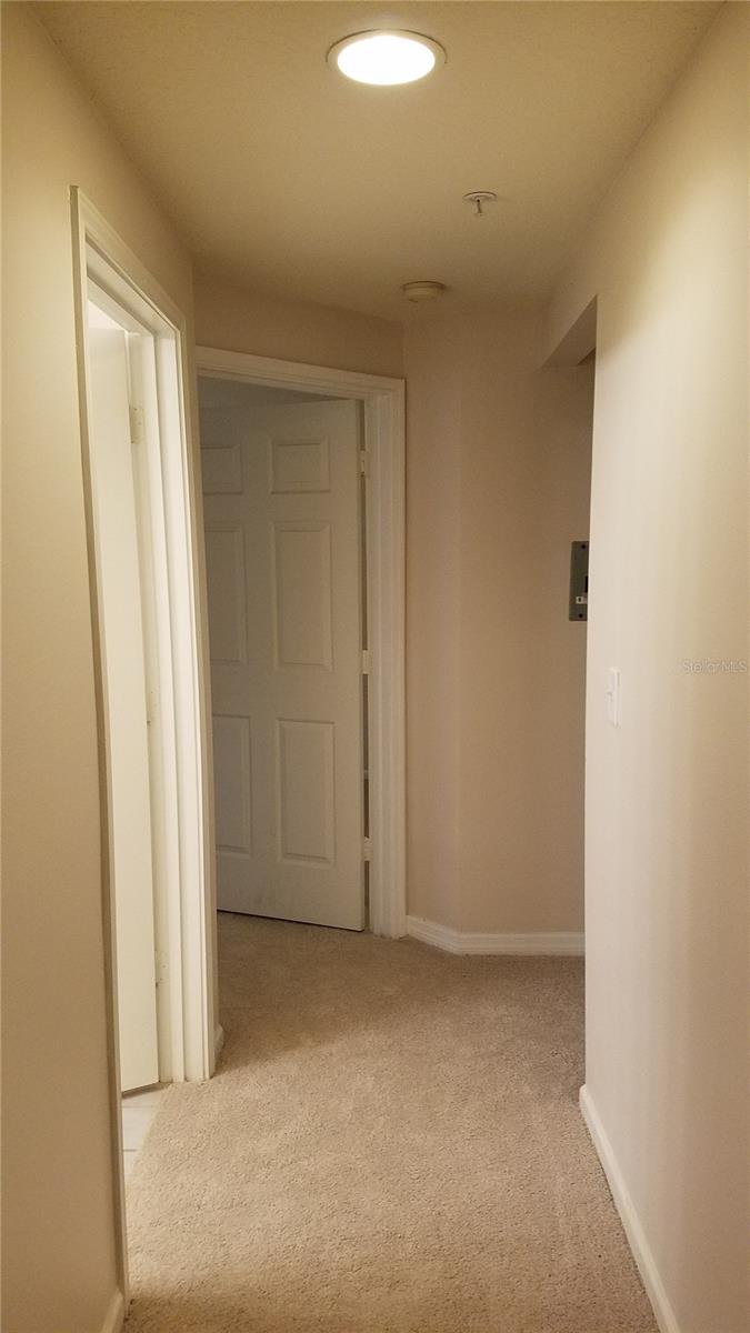 Image 21 of 37 For 2015 Reston Road 2211