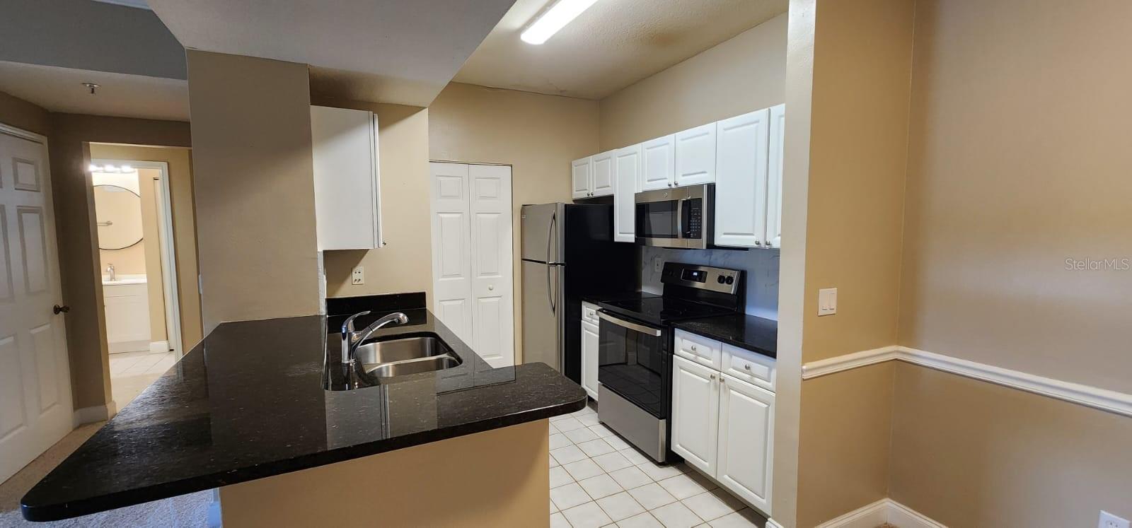 Image 8 of 37 For 2015 Reston Road 2211