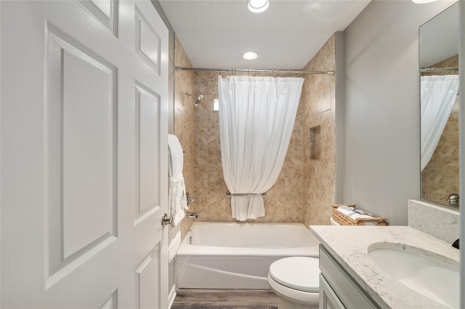 Image 32 of 48 For 3983 Mcdowell Drive