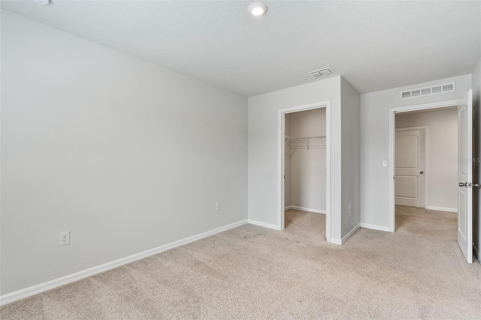 Image 14 of 38 For 1463 Swan Court