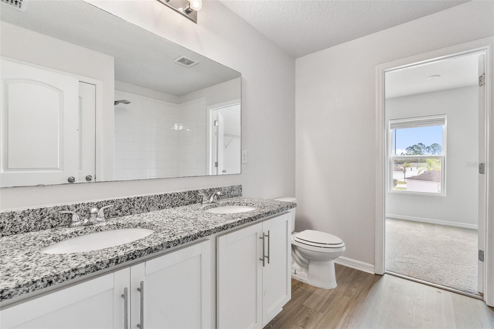 Image 17 of 38 For 1463 Swan Court