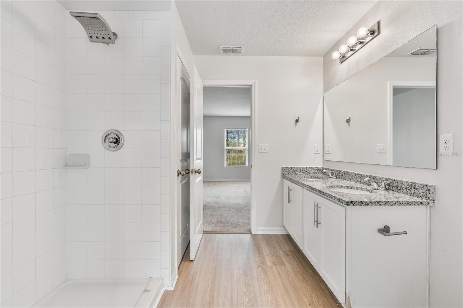 Image 19 of 38 For 1463 Swan Court