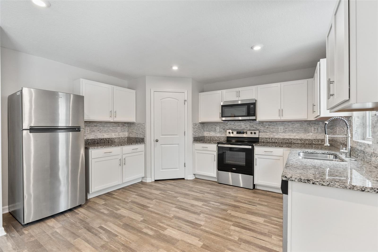 Image 4 of 38 For 1463 Swan Court