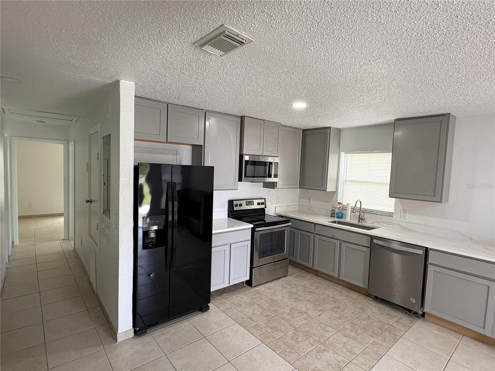 Image 3 of 12 For 1053 Scott Street