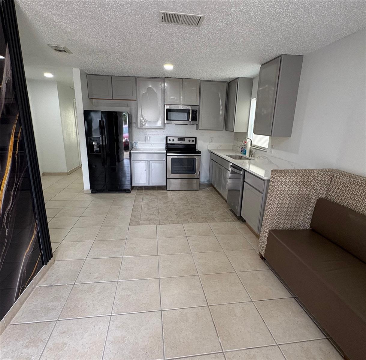 Image 8 of 12 For 1053 Scott Street