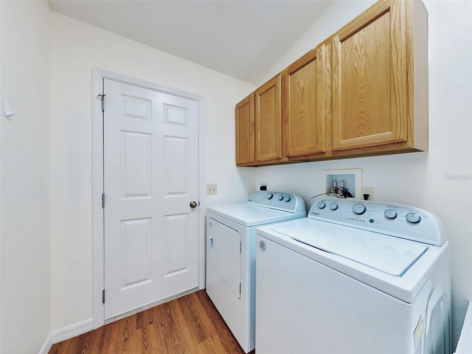 Listing photo id 21 for 1521 Hollyberry Place