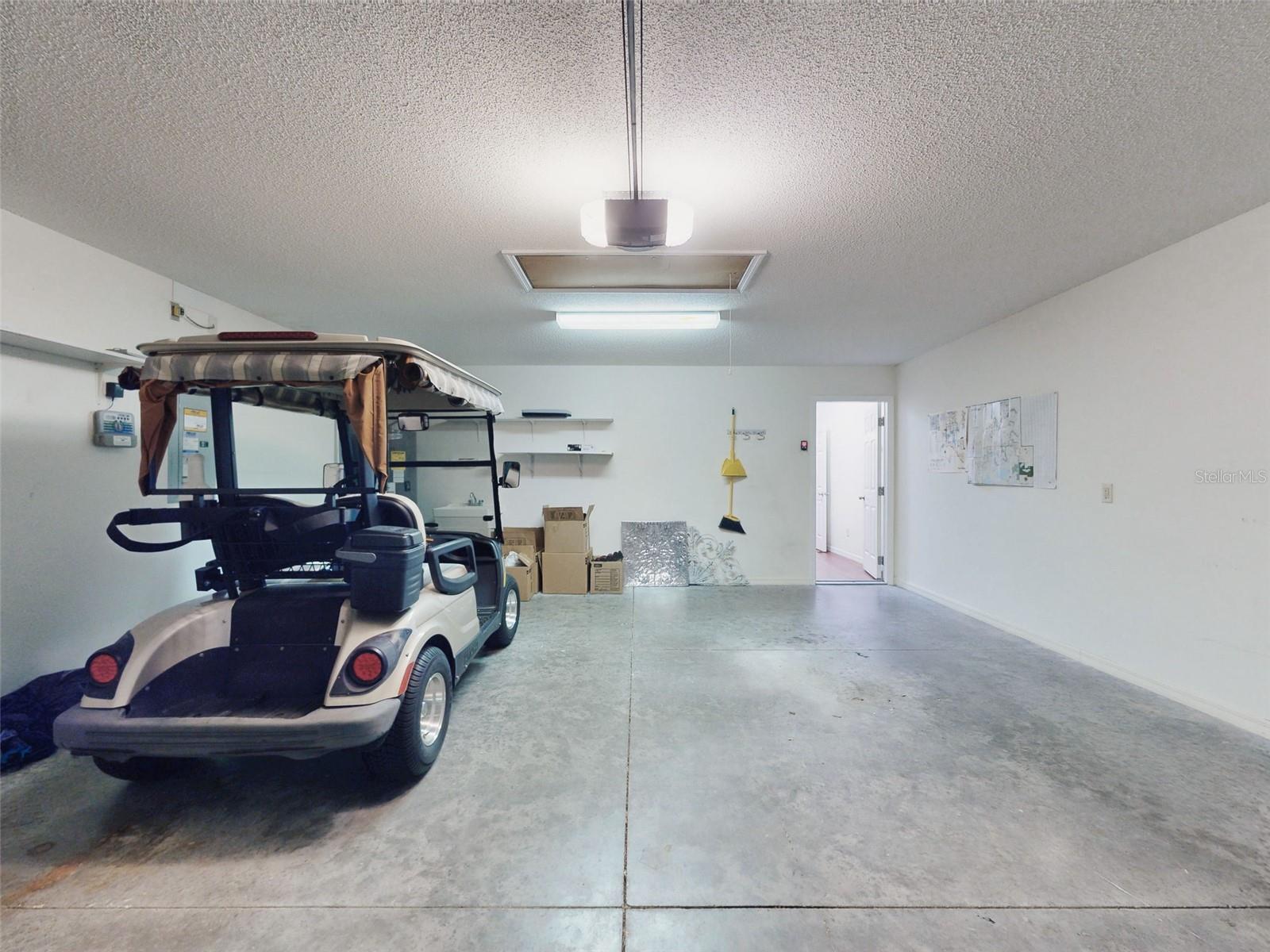 Listing photo id 25 for 1521 Hollyberry Place