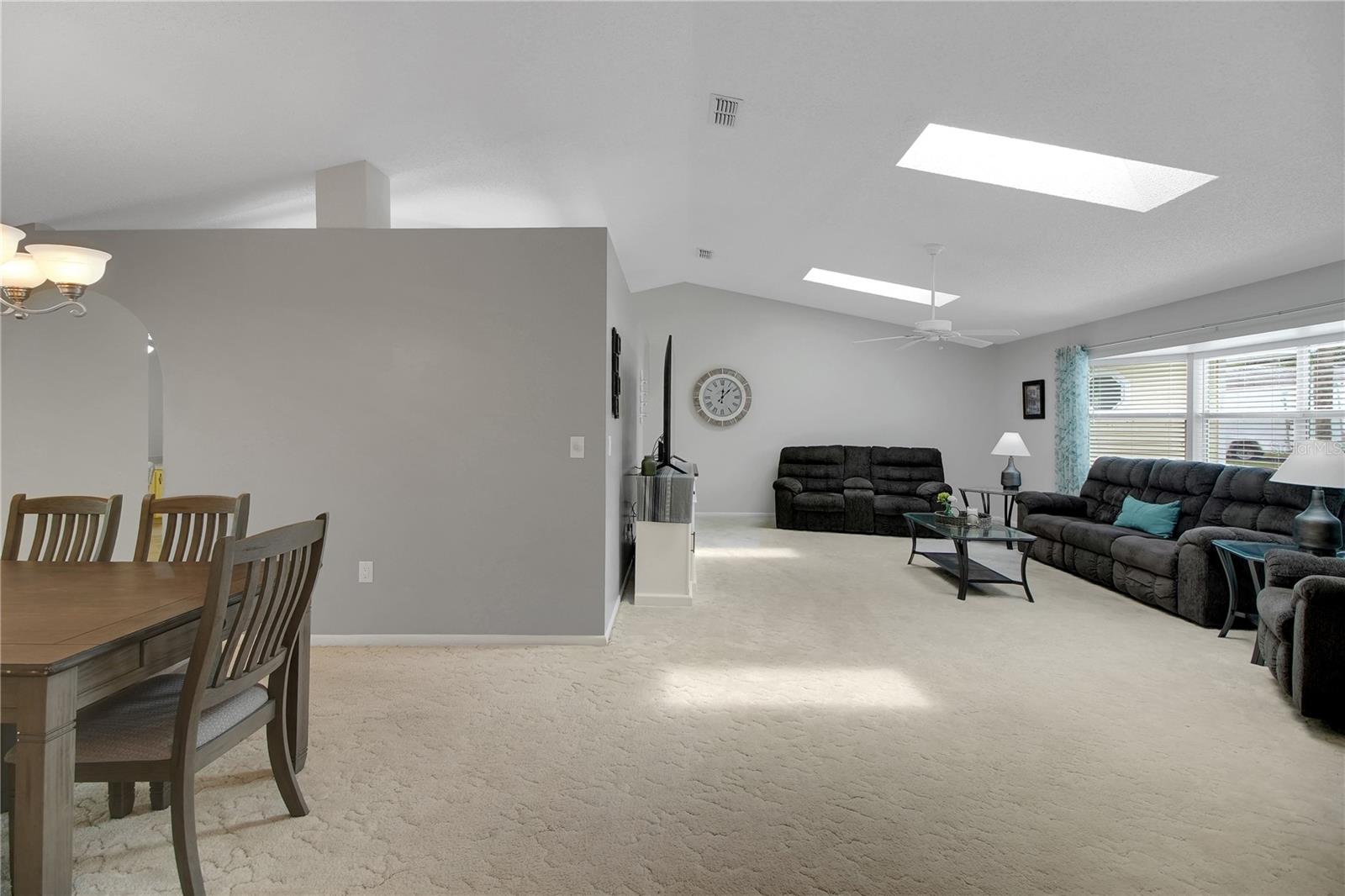 Image 30 of 75 For 335 River Glass Court