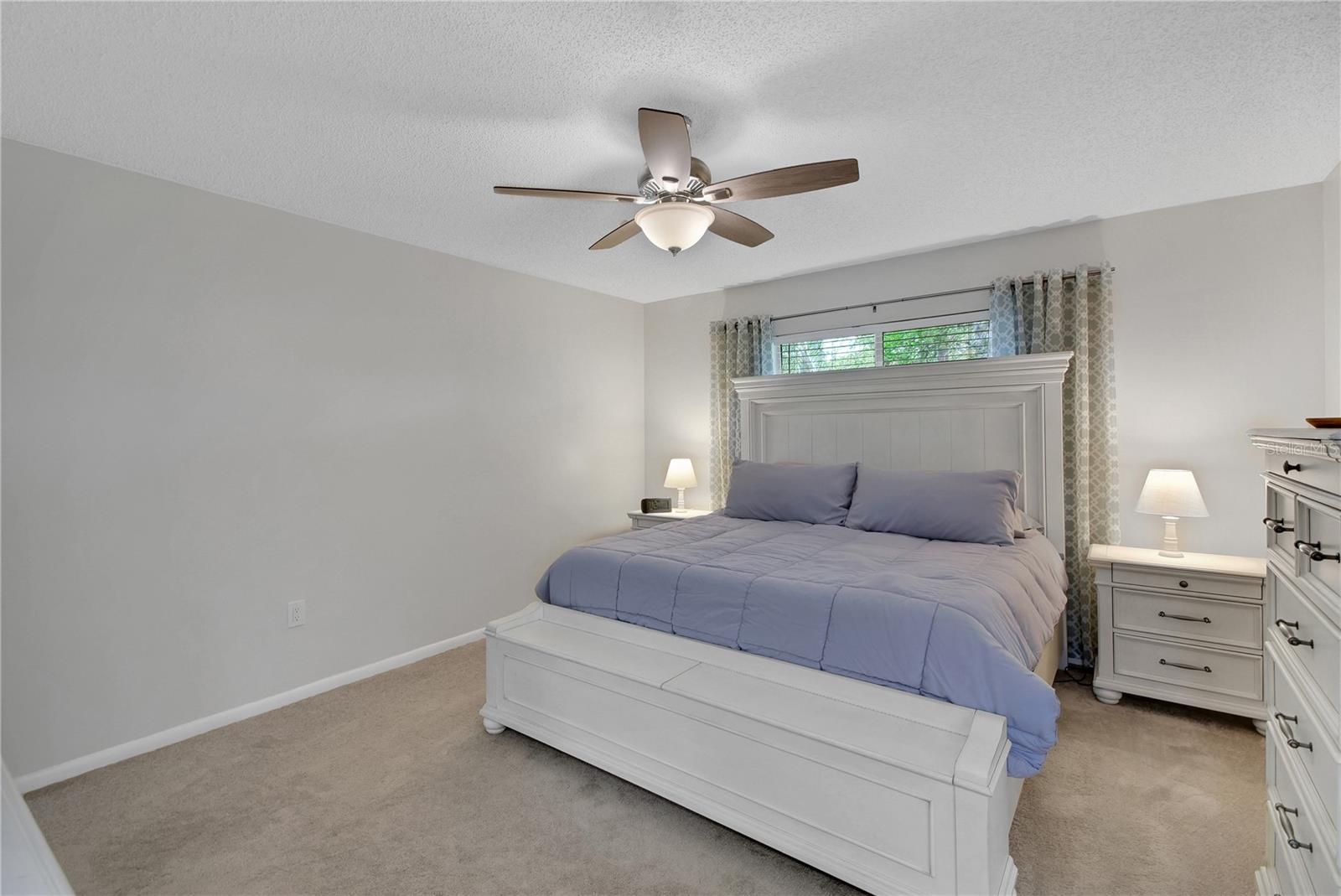 Image 32 of 75 For 335 River Glass Court