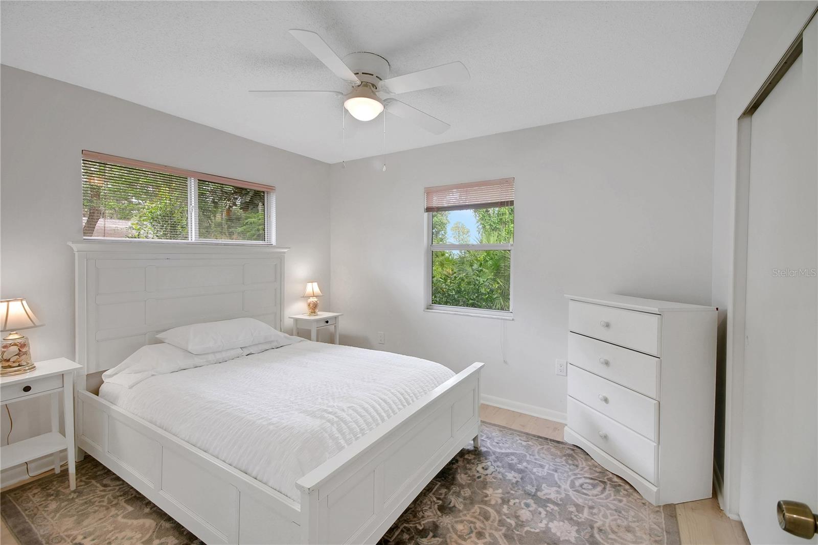 Image 43 of 75 For 335 River Glass Court