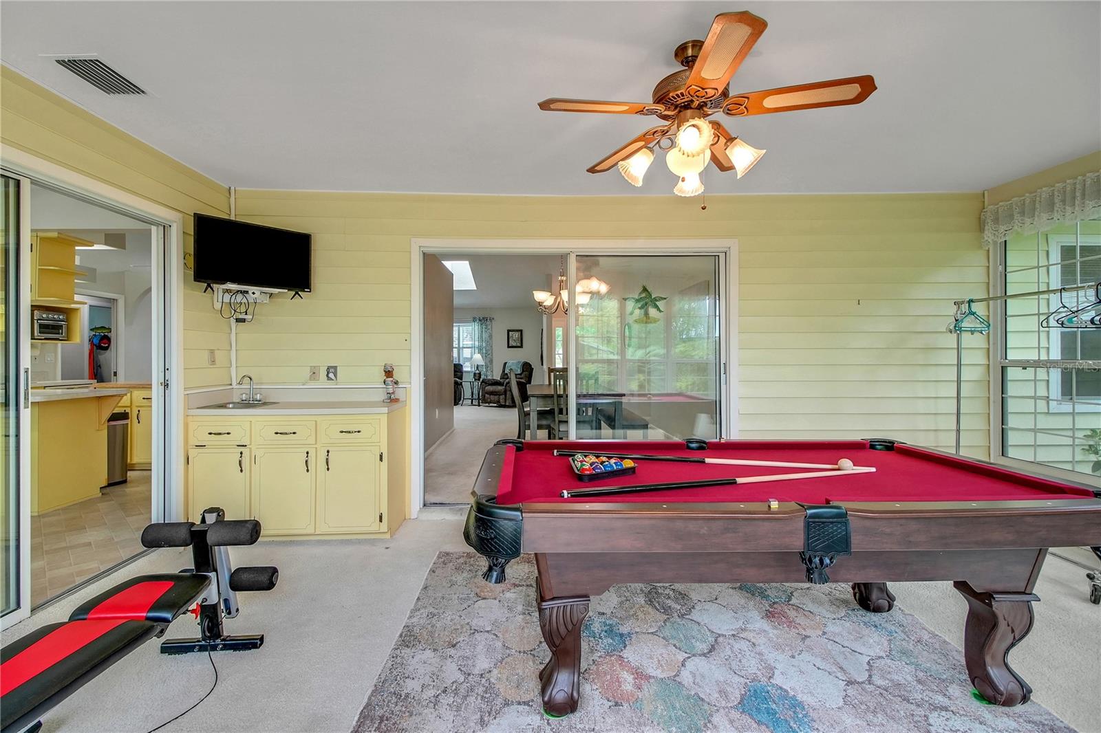 Image 54 of 75 For 335 River Glass Court