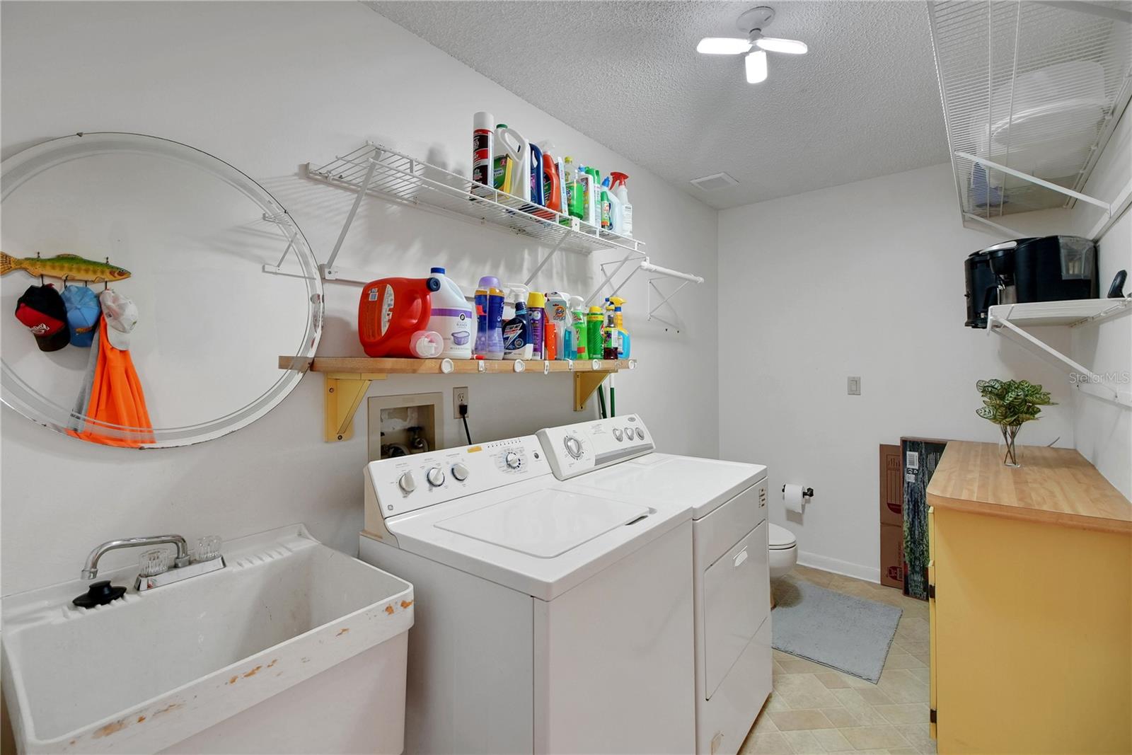 Image 55 of 75 For 335 River Glass Court