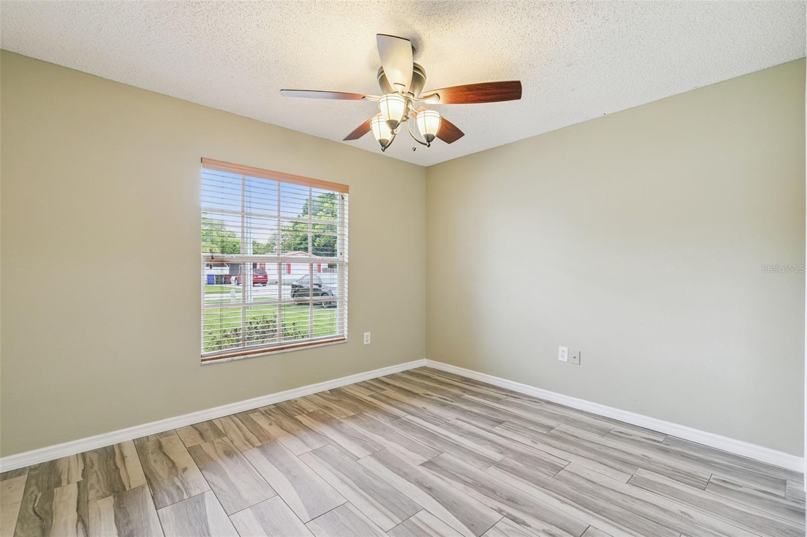 Image 14 of 34 For 1711 Charleston Lane