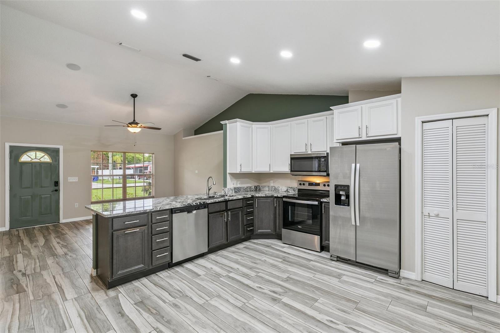 Image 3 of 34 For 1711 Charleston Lane