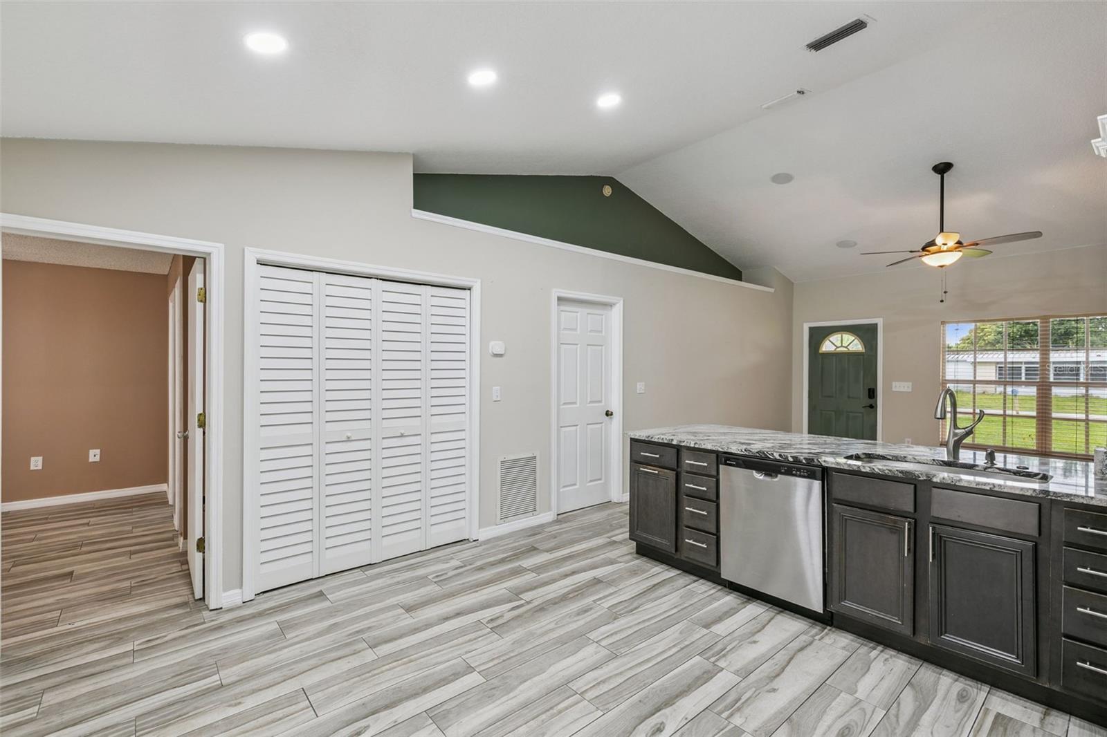 Image 7 of 34 For 1711 Charleston Lane